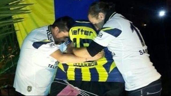 Lefter heykeline Fenerbahçe forması giydirildi