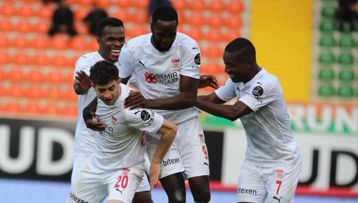 Sivasspor, 4. galibiyetini Alanya deplasmanında aldı
