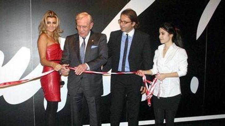 Beşiktaş camiası resim sergisinde