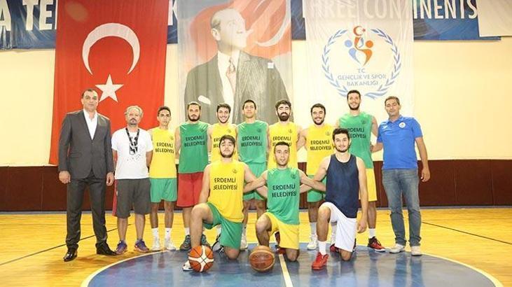 Erdemli Belediyesi şampiyonluk yolunda