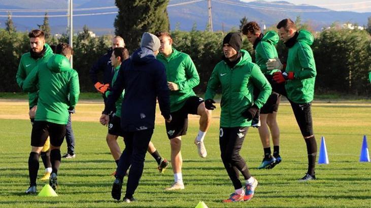 Akhisarspor, Fenerbahçe'nin takılmasıyla nefes aldı