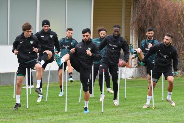 Denizlispor'un ligde rakibi Bursaspor