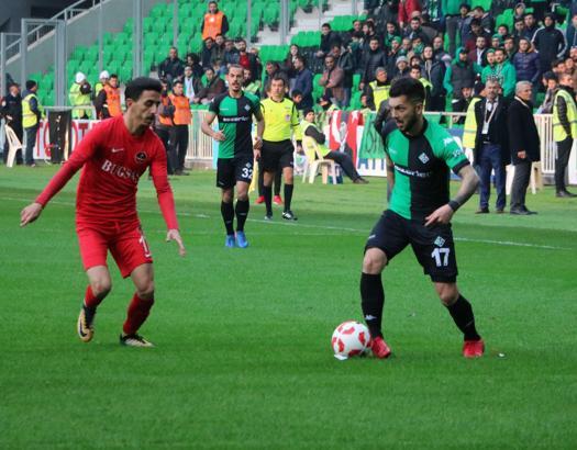 Sakaryaspor - Bugsaşspor maç sonucu: 0-0