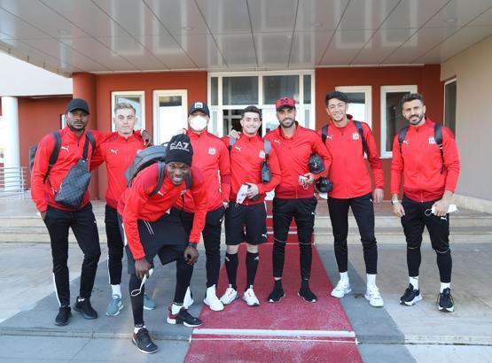 Sivasspor kafilesi Alanya'ya ulaştı