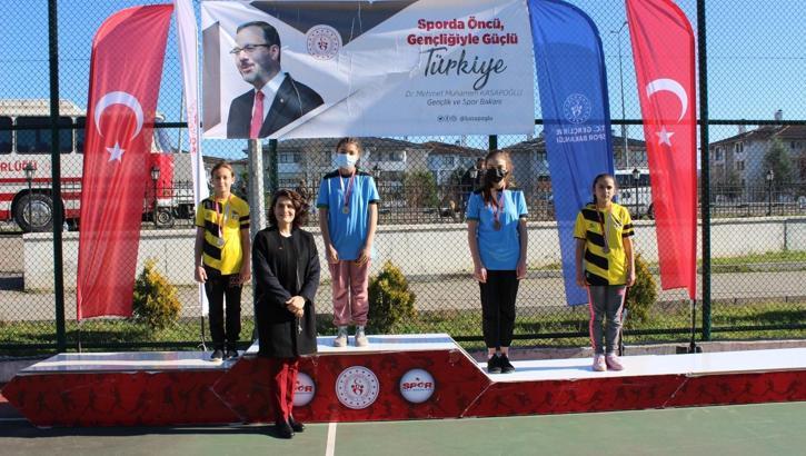 Öğrenciler birinci olmak için ter döktü