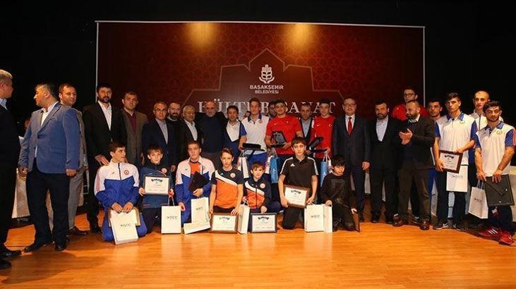 Ata sporu güreşin yıldızlarına ödül yağmuru
