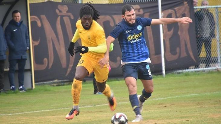 Aliağaspor devreyi lider kapattı