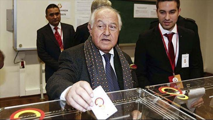 Galatasaray'ın yeni başkanı Duygun Yarsuvat oldu