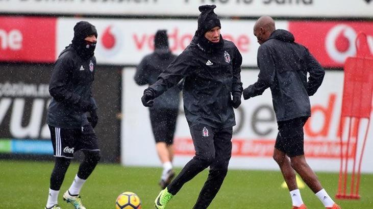 Beşiktaş'ın savunmasında kriz çıktı