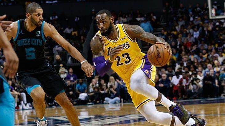 Lakers'ta çifte triple double!