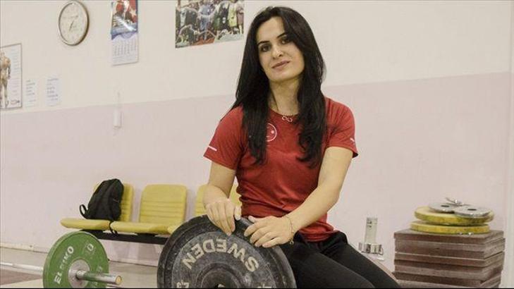 Yine yeni yeniden Nurcan Taylan!