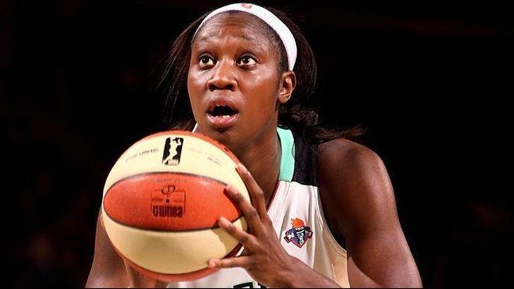 Tina Charles, sağlık kontrolünden geçti