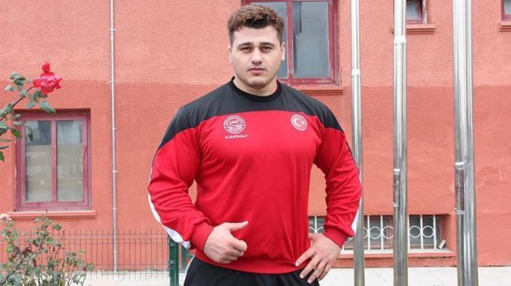 Rıza Kayaalp'in mutlu günü