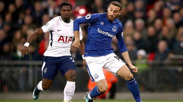 Everton, Cenk'i beslemek için Walcott'u transfer edecek