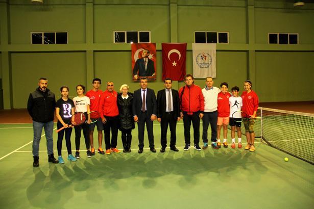 Tenis Federasyonu yetkilileri Mersin'deki tesisleri inceledi