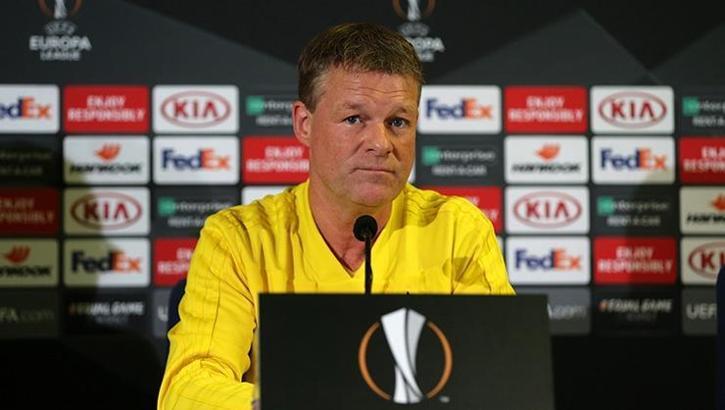 Koeman'da kafa karıştıran detay