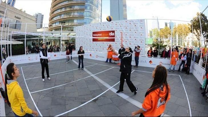Voleybol heyecanı Kanyon'a taşınıyor