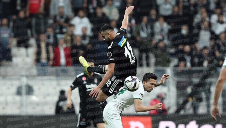 Beşiktaş'a büyük şok: Rachid Ghezzal sakatlandı!