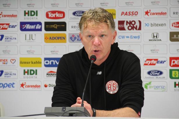 Groenendijk: İstediğimiz 3 puanı aldık