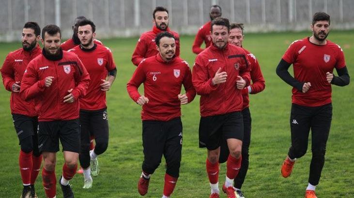 Kampanyada toplanan bağışlarla futbolculara ödeme yapıldı