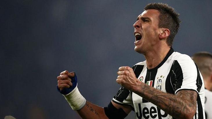 Beşiktaş'ın Mario Mandzukic aşkı sürüyor