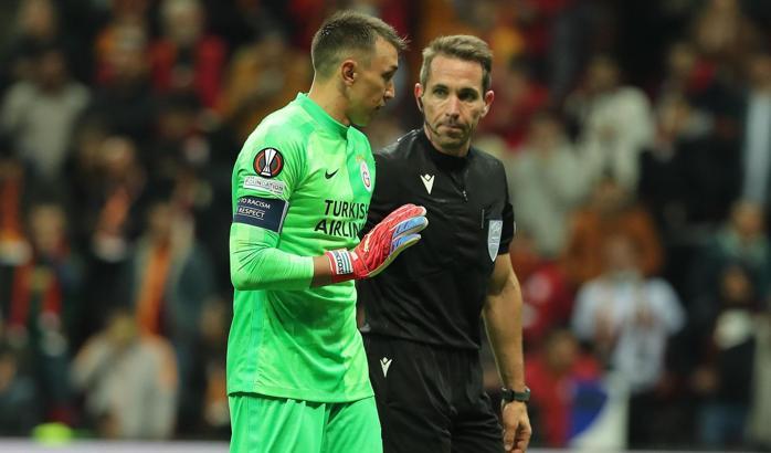 Galatasaray - Marsilya maçında kader adamı Muslera!