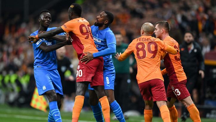 Nef Stadyumu'nda istenmeyen görüntüler: Fatih Terim sakinleştirdi!