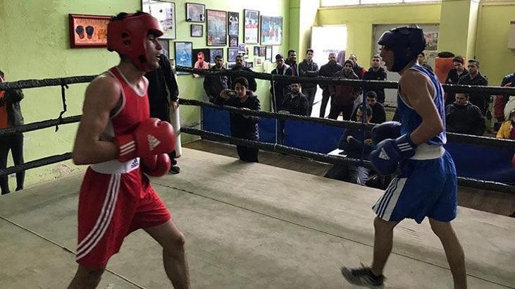 Adana'da Boks İl Seçmelerine 70 sporcu katıldı