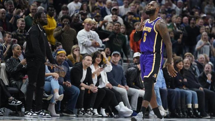 Olaylı maçta LeBron James'li Lakers, Indiana'yı uzatmada geçti
