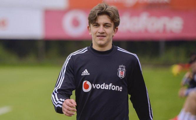 Beşiktaş'ta Rıdvan Yılmaz Ajax maçı kadrosundan çıkarıldı