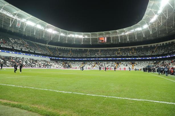 Beşiktaş - Ajax maçında tribünler boş kaldı