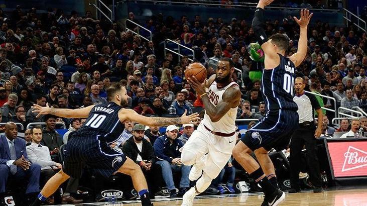Cavaliers'ı James taşıdı