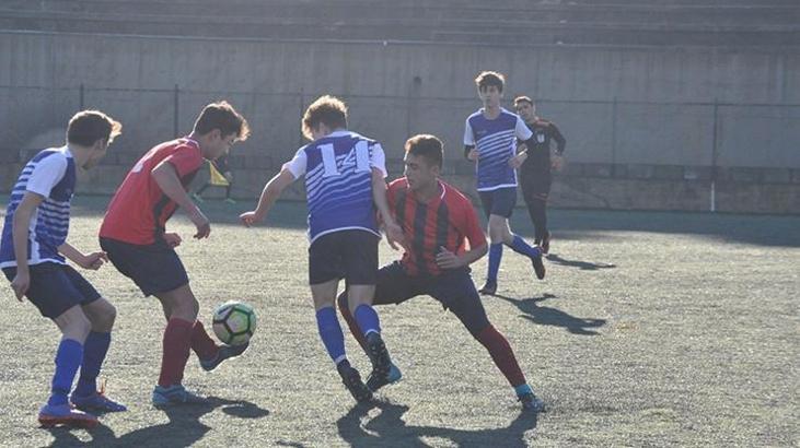 Gençlik şöleni futbol turnuvası başladı