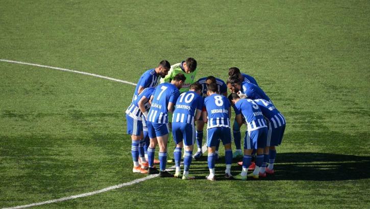 Fethiyespor'da iki ayrılık