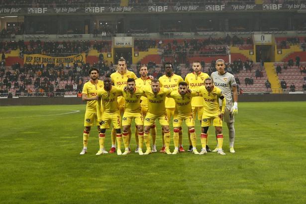 Göztepe ateş hattından çıkamıyor