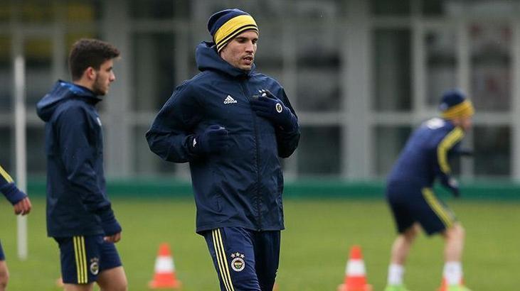 Son dakika... Fenerbahçe'de Robin van Persie kadro dışı!