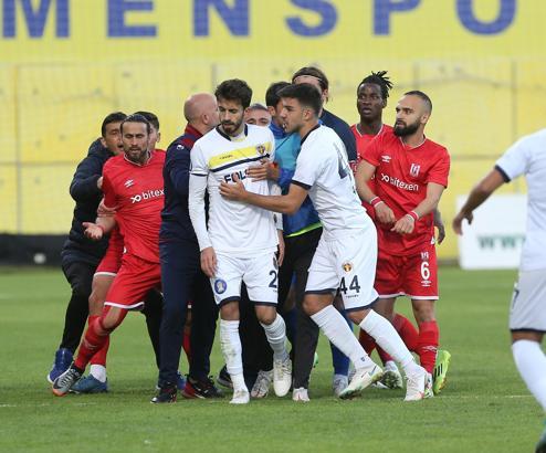 Menemenspor deplasmandaki galibiyet hasretini bitirmek istiyor
