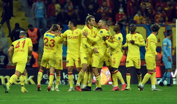 Göztepe puanları deplasmanlarda topluyor