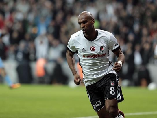 Ryan Babel yuvadan uçuyor!