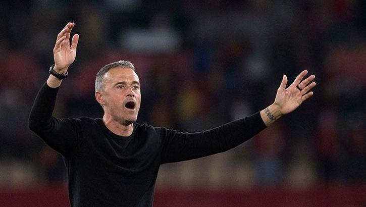 Luis Enrique'den Manchester United iddialarına cevap