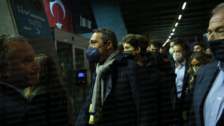 Galatasaray Yönetimi'nden Ali Koç'a kapıda karşılama