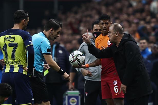 Halil Umut Meler'in yönettiği derbide kazanan bu kez Fenerbahçe oldu