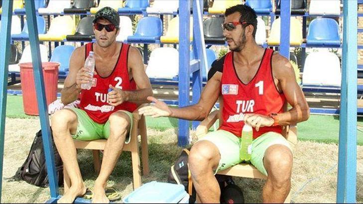 Murat ve Volkan çeyrek finale yükseldi
