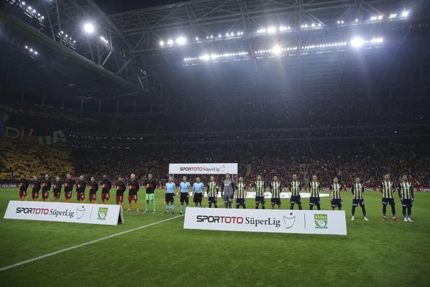 Fenerbahçe'de kötü hava, Galatasaray galibiyetiyle dağıldı