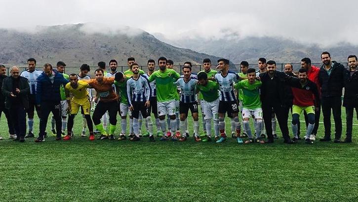 Futbolcuları para almadan oynayan takım, kurulduğundan beri hiç yenilmedi