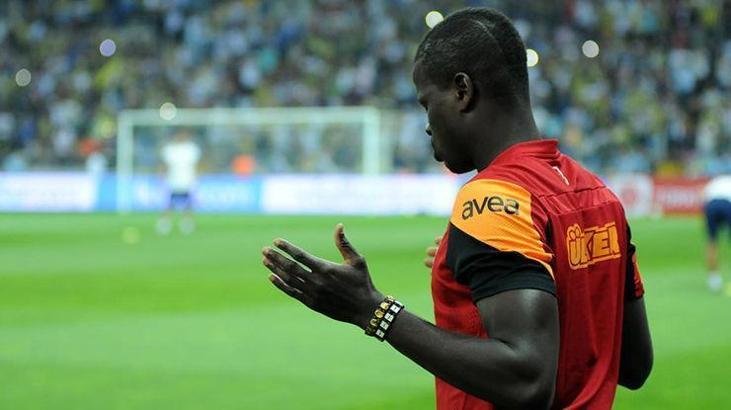 Emmanuel Eboue: İntihar düşüncesinin kafamdan çıkması için dua ediyorum