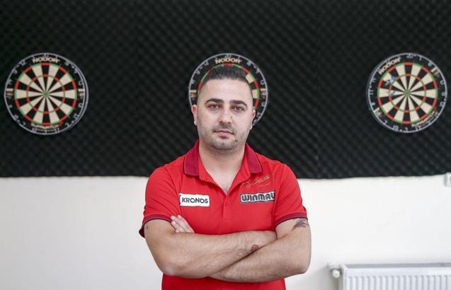 Milli dartçı bir ilki başardı