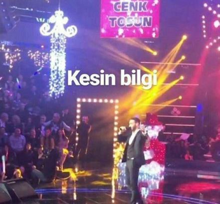Cenk Tosun sahneye çıkarak şarkı söyledi
