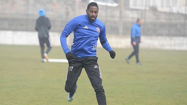 Göztepe'ye Kardemir Karabükspor'dan iki yıldız