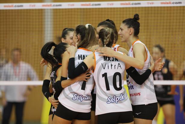Eczacıbaşı Dynavit-Mert Grup Sigorta maç sonucu: 3-0